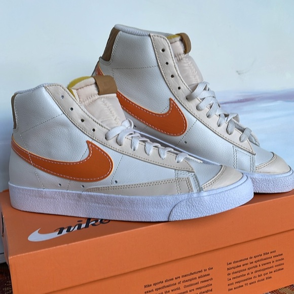 Nike Men’s Blazer Mid '77 EMB
Phantom/Pearl White/ Elemental Gold/Hot Curry - Picture 7 of 16